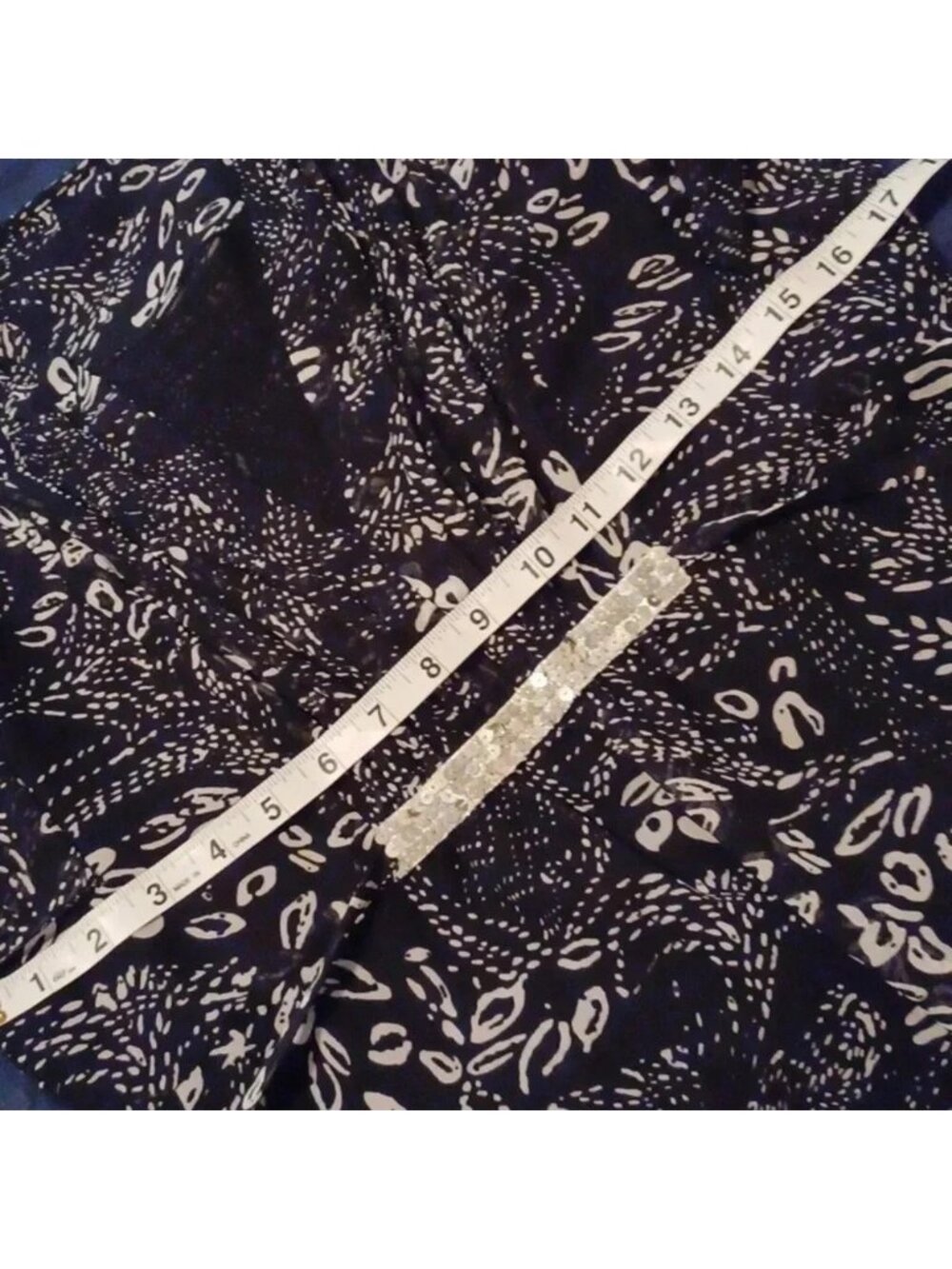 - MINI dress with ties in the back Women's Size Medium - Picture 10 of 11